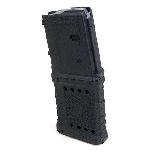 AR-15 Magpul PMAG .223 ja Alpha Grip tarjoavat työkaluvapaan asennuksen, helpon puhdistuksen ja optimaalisen suorituskyvyn ampumaradalla.
